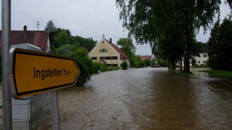 Hochwasser 2013: Der Ortskern von Oberwiesenbach glich damals einem See. Solche Bilder soll es künftig nicht mehr geben. Die Gemeinde verbessert den Hochwasserschutz. 