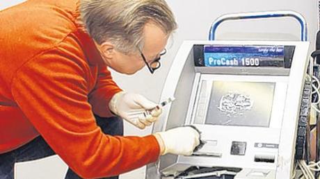 Immer wieder Geldautomaten: In Börwang im Allgäu war 2006 ein Gerät der Sparkasse geknackt worden. 