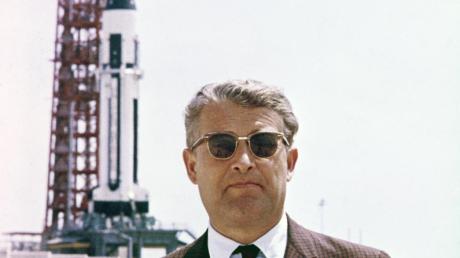 Die zwei Gesichter des Wernher von Braun: Auf der einen Seite der geniale Raketenforscher, auf der anderen Seite der Ingenieur, der federführend an der Entwicklung der Vernichtungswaffen im Dritten Reich beteiligt war. 