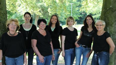 15 Jahre „Capelli di Tanja“ feierten jüngst (von links) Irmgard Scharte, Tanja Böller, Inge Bisle, Sarah Tahedl, Silvia Braun, Sabine Kuen und Gertrud Thier. 

