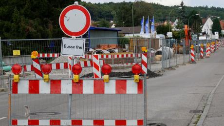 Die Arbeiten in der Krumbacher Lichtensteinstraße sollen in vier bis fünf Wochen abgeschlossen sein. Im kommenden Frühjahr steht die Sanierung der Kammelbrücke an. 