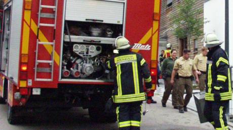Wegen eines Zimmerbrandes war die Krumbacher Feuerwehr am Lettenberg im Einsatz. 