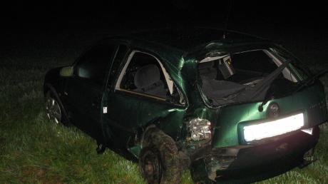 Schwer verletzt wurde ein 21-jähriger Pkw-Fahrer bei einem Unfall bei Wattenweiler.
