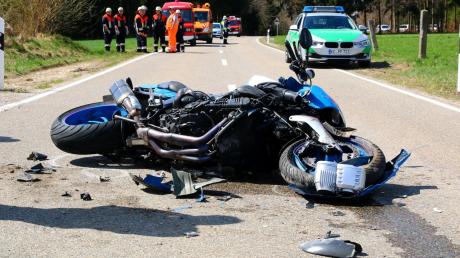 Motorradunfall bei Ried: Die Fahrerin wurde mittelschwer verletzt.