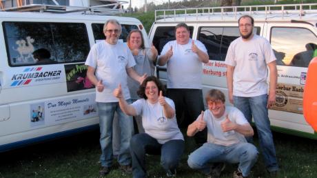 Mit einer großen Abschiedsparty feierte das Team Hope aus Aletshausen den Start bei der Allgäu-Orient-Rallye am 10. Mai. Mit drei Fahrzeugen wird die Gruppe dann drei Wochen unterwegs nach Jordanien sein.  