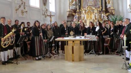 Gute Töne im Zeichen der Hilfsbereitschaft: Der Musikverein Wiesenbach spielte am Tag der Blasmusik für die Kartei der Not. 