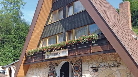 Das Restaurant Athen in Thannhausen ist ab Montag geschlossen. Die Betreiberfamilie Mesiakaris gibt die Gaststätte nach 27 erfolgreichen Jahren auf und beginnt beruflich im Allgäu neu.  	
