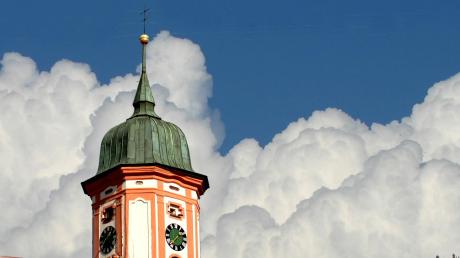 In einem Jahr erschallen drei neue Glocken vom Turm der Pfarrkirche St. Stephanus in den Himmel über Deisenhausen.  	