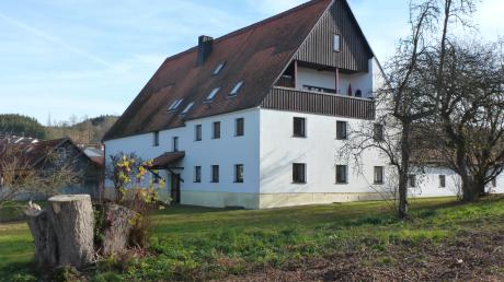 In das alte Forsthaus in Waltenhausen werden Flüchtlinge einquartiert.