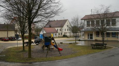 Alle Arbeitskreise für das Deisenhauser Gemeindeentwicklungskonzepts waren sich einig, dass die Nutzung des Dorfplatzes von Deisenhausen optimiert werden muss. Dort könnte auch ein Mehrgenerationenhaus entstehen. 