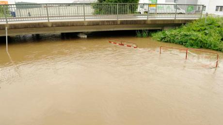 Burgau ist dringend auf einen Hochwasserschutz angewiesen. Doch die Kosten werden sich drastisch erhöhen.