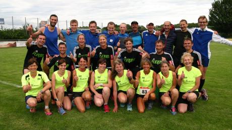 Das sind die schnellsten Teams: die Männer des TSV Burgau (hintere Reihe), die Mixedmannschaft des TSV Offingen (mittlere Reihe) und die Frauen des SV Mindelzell.
