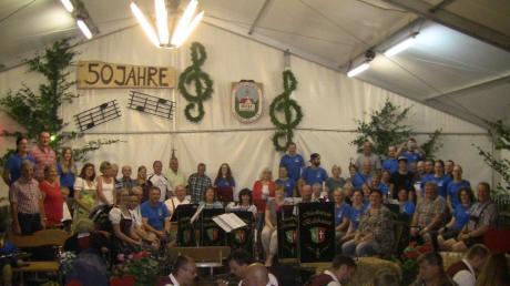 Seit 50 Jahren gibt es den Musikverein Mindelzell. Das feierten die Musiker gebührend beim Dorffest. 