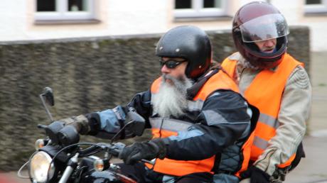 Wenn Motorräder und Biker in gehäufter Zahl in Ursberg zu Gast sind, dann findet wieder die jährliche Motorradausfahrt statt. Bereits zum 13. Mal erfreuen die Motorradfahrer Menschen mit Behinderungen mit diesem Angebot. 