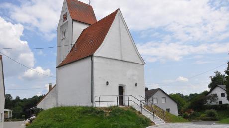 Der Außenbereich und der Treppenaufgang der Vituskapelle in Unterwiesenbach wurde im Rahmen der Dorferneuerung neu gestaltet. 