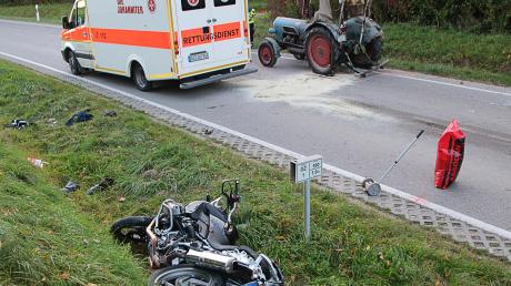 Ein Motorradfahrer prallte am Montag bei Stoffenried, auf der GZ1 gegen das Heck eines Traktors und wurde dabei mittelschwer. 