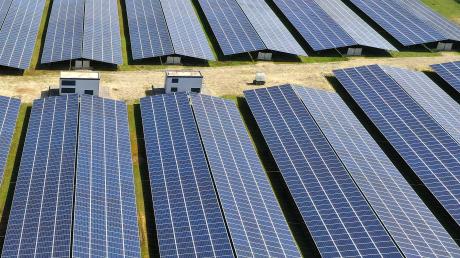 Eine Fotovoltaik-Anlage soll in Nordhofen entstehen. 	