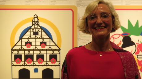 Wie sehen Krumbacher ihre Stadt?  Es ist vor allem auch eine fröhliche Botschaft, die Künstlerin Doris Graf im Heimatmuseum vorstellte. Ein beliebtes Motiv ist immer wieder das alte Rathaus.