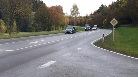 An der B300 in Edenhausen wird eine Radunterführung gebaut. Die Straße wird deshalb gesperrt.