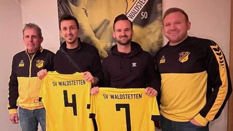 Bild zeigt von links: Zweiter Vorsitzender Georg Ganser, Spielertrainer Peter Eggle, Co-Trainer Michael Kircher und Abteilungsleiter Steffen Gemsa. 