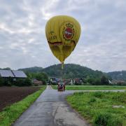 Gegen 8 Uhr landete der Gasballon des Ballonclubs Salzach-Inn.