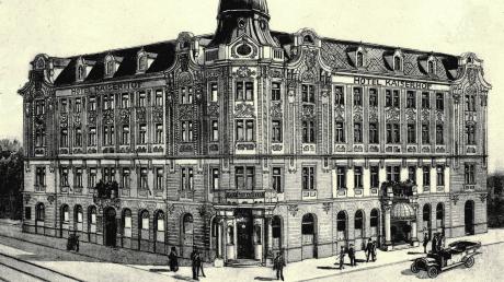 1892 wurde der Gasthof zum Kaiserhof beim Königsplatz gebaut. 79 Jahre lang prägte er den Beginn der Straße nach Göggingen. 	