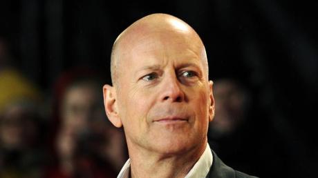 Bruce Willis spielt die Hauptrolle in "Stirb langsam". Der Film ist an Weihnachten wieder im TV zu sehen. Alle Infos zu den Sendeterminen 2022 lesen Sie hier. 