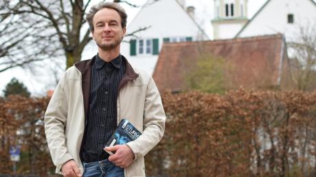 Michael Erle aus Mering schreibt Science-Fiction-Bücher, die in Süddeutschland spielen.  	