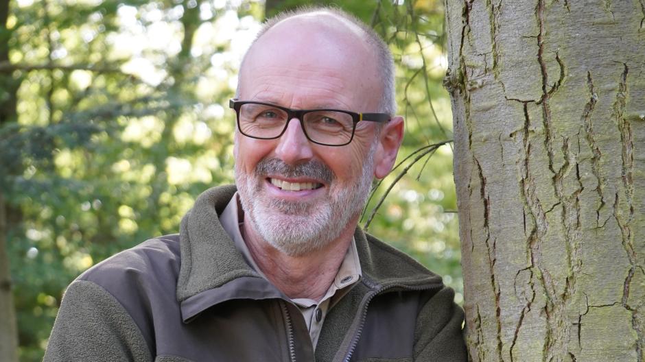 Peter Wohlleben (*1964) ist seit "Das geheime Leben der Bäume“ (2015) Bestseller-Autor. Sein neues Buch heißt "Der lange Atem der Bäume".