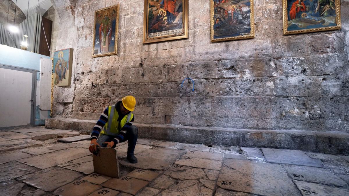 #Religion: Boden der Grabeskirche in Jerusalem wird restauriert