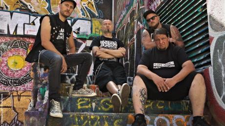 Die Punkband Sick of Society hat ihr neuntes Album veröffentlicht. 