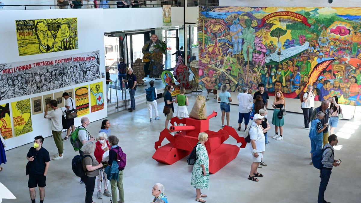 #Kunstschau: Documenta-Kuratoren machen sich und Deutschland Vorwürfe
