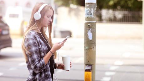 Die Musik ist mit dem Handy immer dabei – und über Kopfhörer immer an.