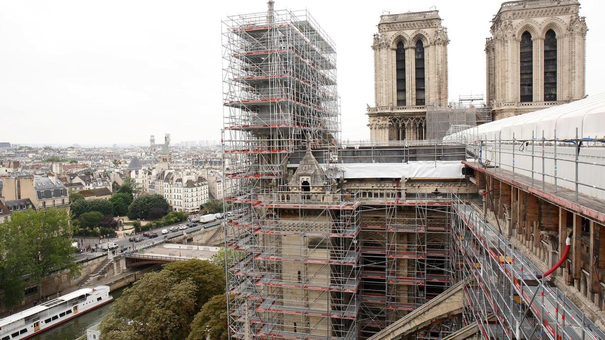 #Restaurierte Notre-Dame-Fenster sind auf dem Weg nach Paris