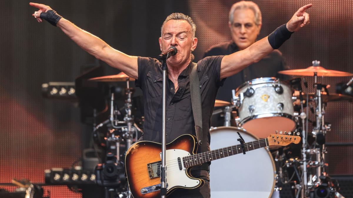 #Bruce Springsteen in Düsseldorf von 43.000 Fans gefeiert