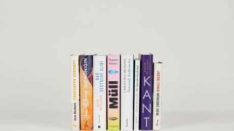 Die acht nominierten Titel für den Deutschen Sachbuchpreis.