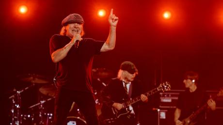 Tourauftakt: AC/DC rocken die Bühne in Gelsenkirchen.