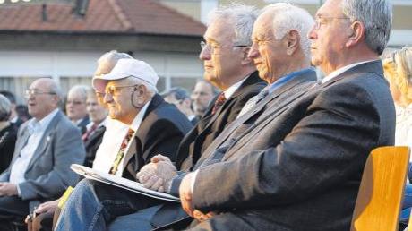 Bei der Gedenkwoche 2010 aus Anlass des 65. Jahrestages der Befreiung der KZ-Lager Kaufering. 