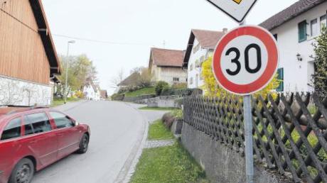 In der Hauptstraße in Oberfinning soll künftig geblitzt werden, um Autofahrer davon abzuschrecken, schneller als 30 zu fahren. Das hat der Gemeinderat beschlossen.  