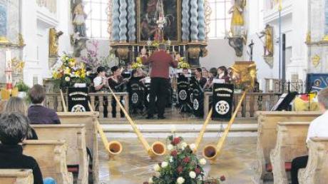 Der Musikverein Thaining gestaltete in der Pfarrkirche ein Festkonzert mit Bläserensembles der Bläserschule Lechrain, denen auch Thaininger Musiker angehören.
