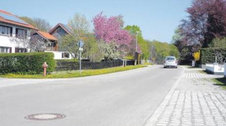 Entlang der Ammerseestraße in Hofstetten wird noch im Frühjahr ein Gehweg gebaut...