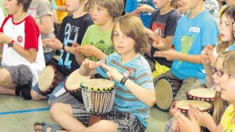 Trommelzauber: Musik, die zum Mitmachen verleitet, war in der Grundschule Pürgen in Lengenfeld geboten. 