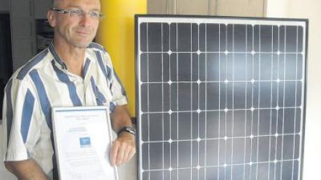Alois Leibrecht hat es schriftlich: Seine A. Leibrecht Vertriebs GmbH in Greifenberg ist von der Schott Solar AG, einem der größten Hersteller von Solarpaneelen, zum Premium Partner ausgewählt worden. Die Auszeichnung wurde kürzlich in Mainz übergeben. 