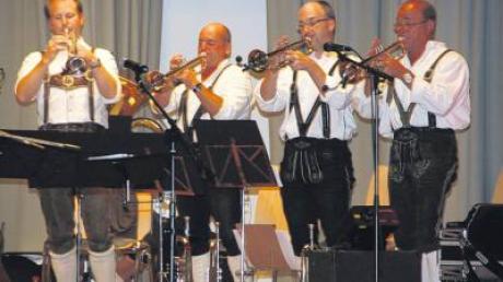 „Die Musikvagabunden“ überzeugten bei „Live in Hurlach““ im Ensemble ebenso wie mit virtuosen Soloeinlagen.