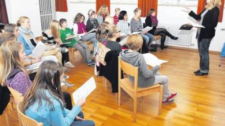 Der Kinder- und Jugendchor der Pfarreiengemeinschaft Utting-Schondorf stellt sich am Sonntag erstmals mit einem Konzert vor.  