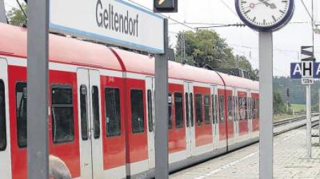 Auch in Geltendorf wurden Unterschriften für ein eigenes Gleis für die S4 zwischen Buchenau und Pasing gesammelt. 