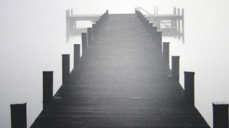 „A Hazy Leap in the Dark“, eine bearbeitete Fotografie von Jürgen Blank. Zu sehen im Atelier 5B direkt an der Schondorfer Seepromenade. 