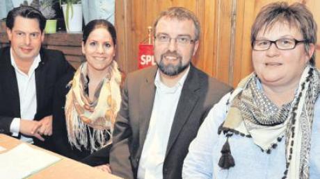 Der SPD-Vorstand im Gasthof Hipp (von links): Steven Kalus (stellvertretender Vorsitzender), Claudia Holzmüller (Kassenwartin), Dr. Albert Thurner (Vorsitzender), Hannelore Baur (stellvertretende Vorsitzende).
