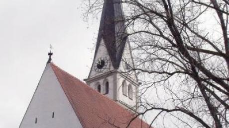 Weil unter anderem Dachbalken angefault sind, muss die Kirche St. Johannes Baptist in Scheuring saniert werden. Wann ist aber noch offen.
