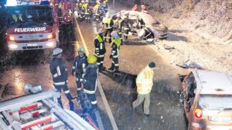Tödlich endete am frühen Samstagabend ein Unfall auf der B17 bei Denklingen. Auf den Straßen im Landkreis ereigneten sich am Wochenende vier schwere Unfälle.  